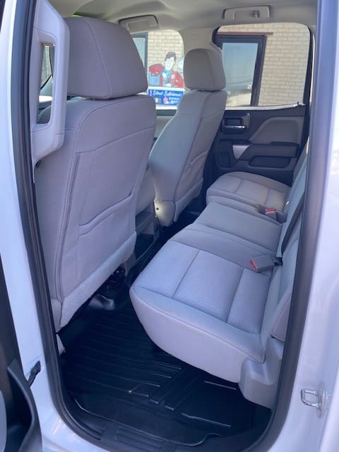 2018 Chevrolet Silverado LT photo 2